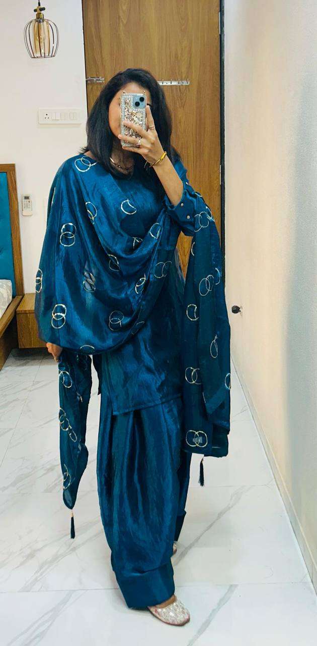 Women's Fendi Silk Solid Muslim Straight Kurti With Pant and Dupatta set