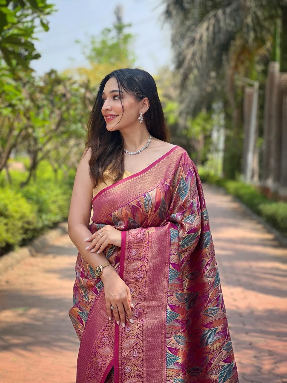 Women's Luxurious Pista Green & Pink Art Silk Saree with Intricate Leaf Weave & Broad Zari Border – Ideal for Festive &