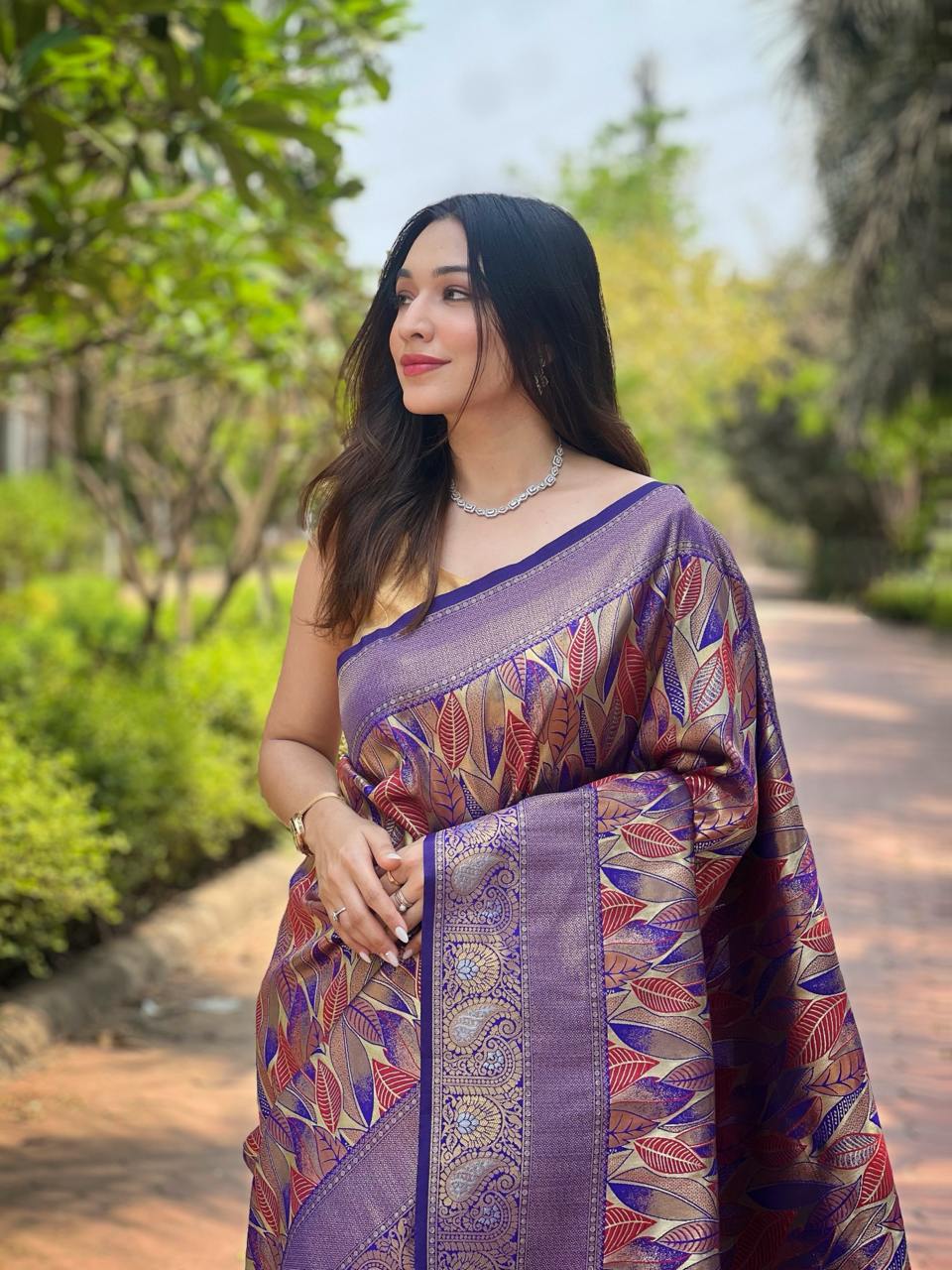 Women's Luxurious Pista Green & Pink Art Silk Saree with Intricate Leaf Weave & Broad Zari Border – Ideal for Festive &