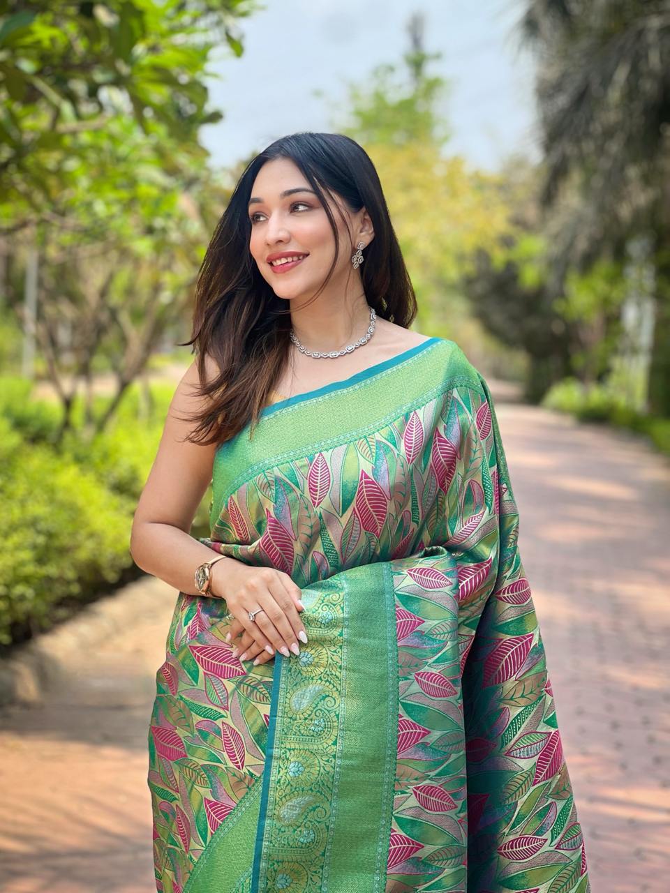 Women's Luxurious Pista Green & Pink Art Silk Saree with Intricate Leaf Weave & Broad Zari Border – Ideal for Festive &